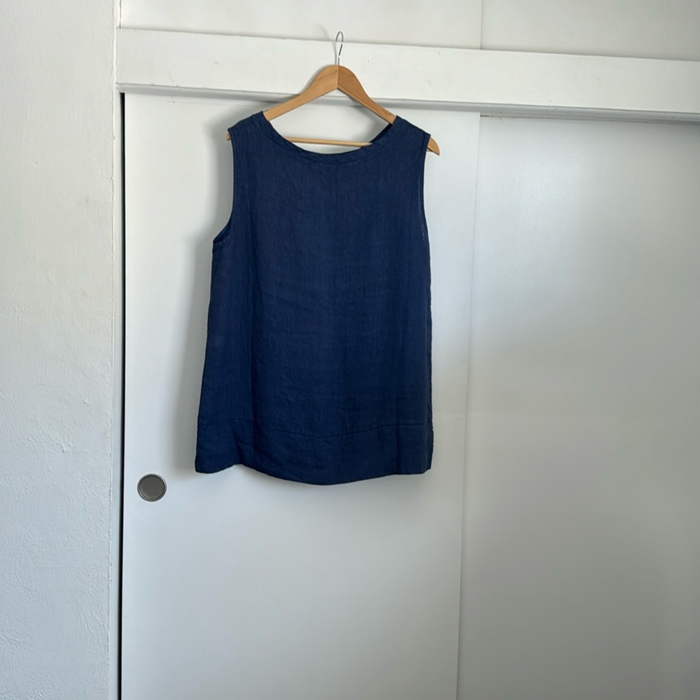 Lands Downunder navy blue sleeveless top